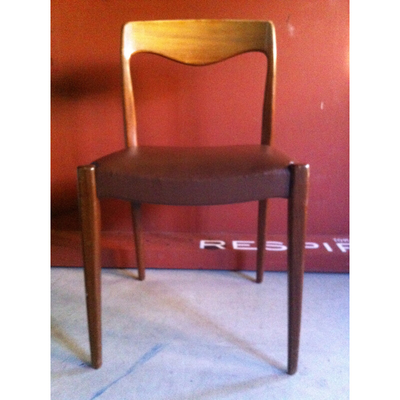Suite de 4 chaises scandinaves en teck et simili cuir marron -  1960