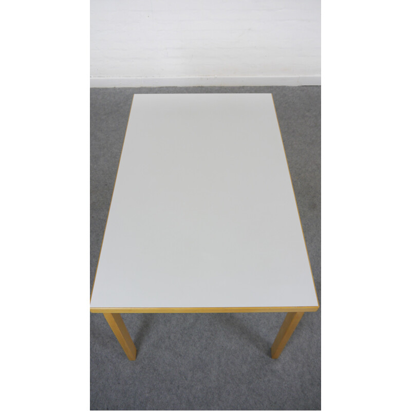 Vintage Table 81B d'Alvar Aalto pour Artek - 1930