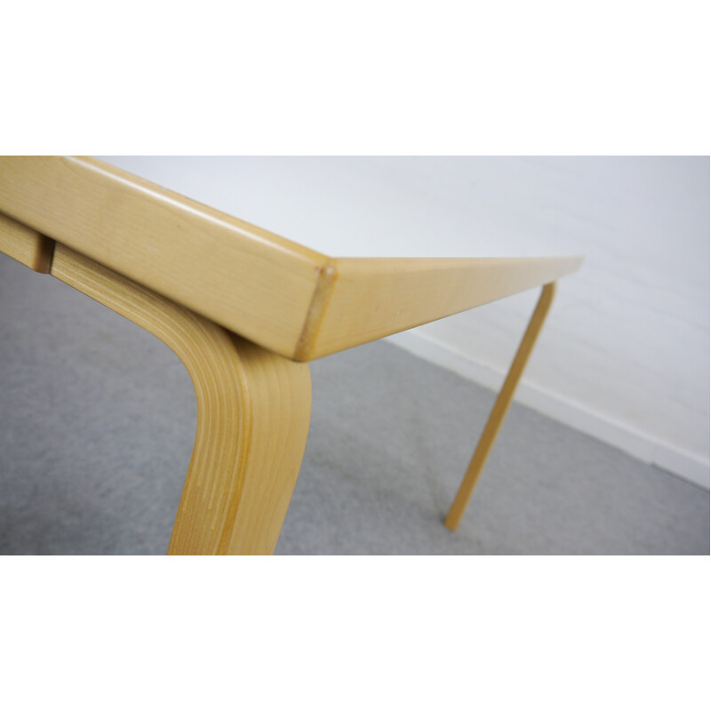 Vintage Table 81B d'Alvar Aalto pour Artek - 1930