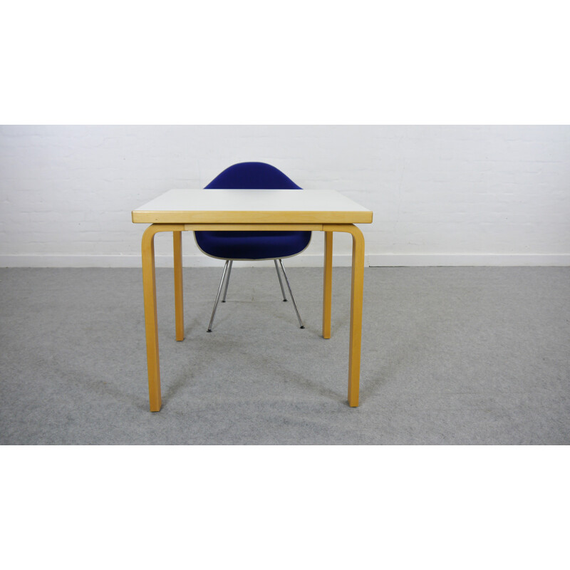 Table à repas Alvar Aalto modèle "81C" pour Artek  - 1930