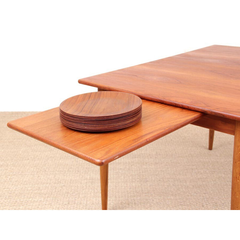 Extendable dining table in teak and oak - 1950s