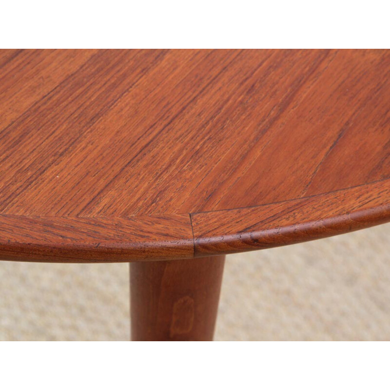 Scandinavian round dining table in teak - 1950s