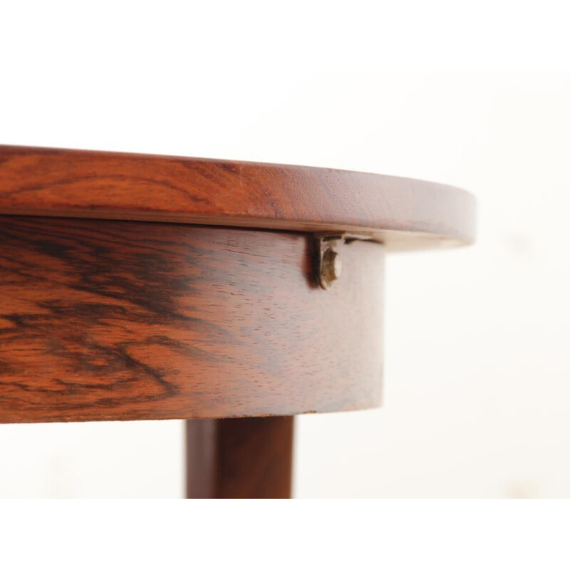 Scandinavian round dining table in Rio rosewood - 1970s