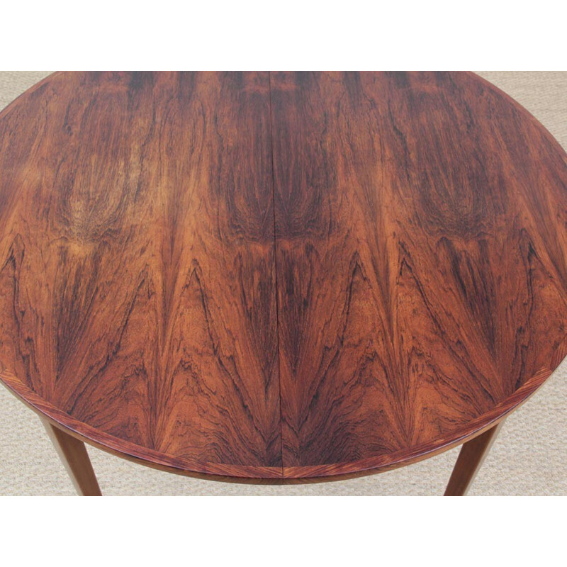 Scandinavian round dining table in Rio rosewood - 1970s