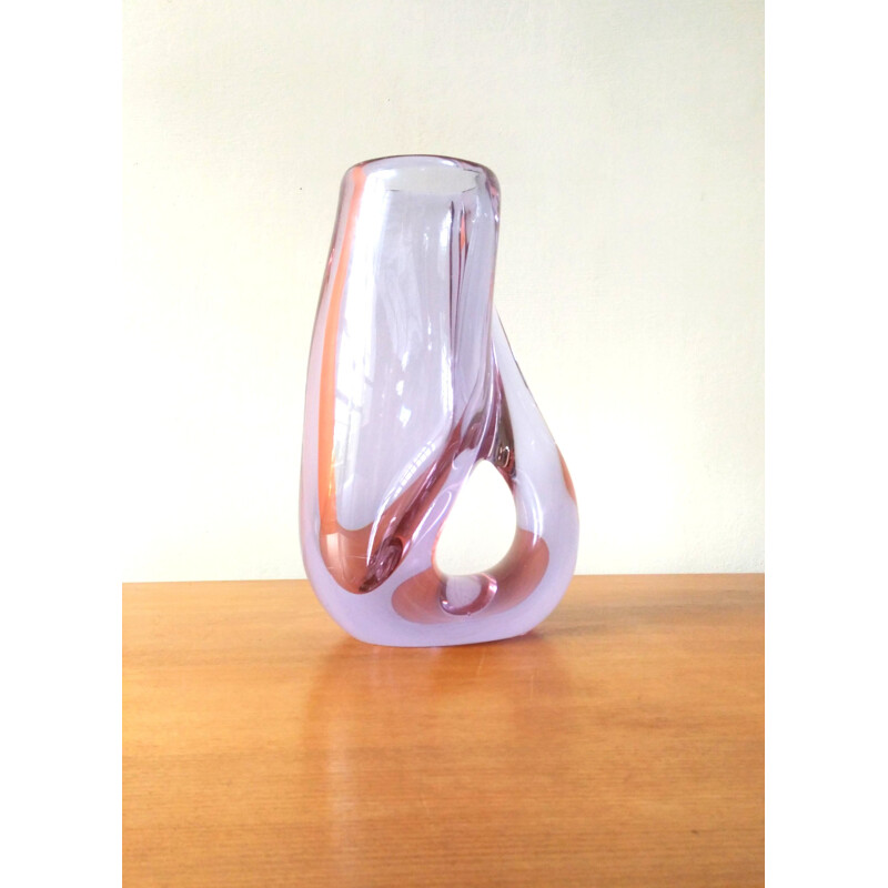 Vase Sevres en épais cristal couleur parme - 1950