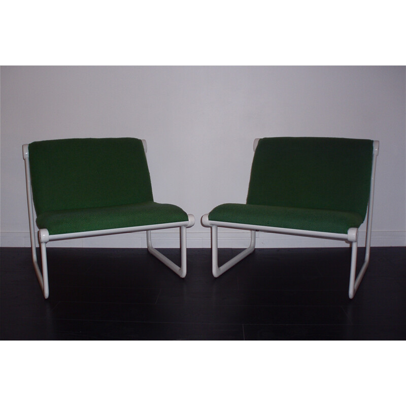 Pair of green low seats, Andrew Ivar MORRISON and Bruce HANNAH - 1970s