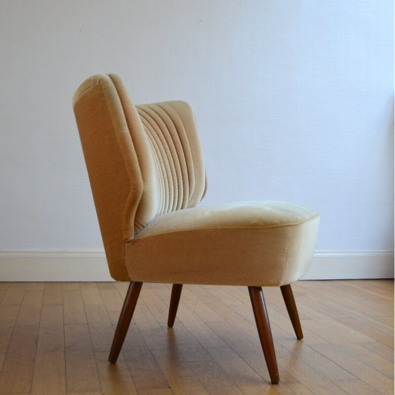 Vintage chair in beige silk velvet - 1960s