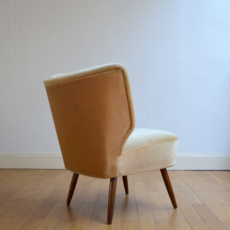 Vintage chair in beige silk velvet - 1960s