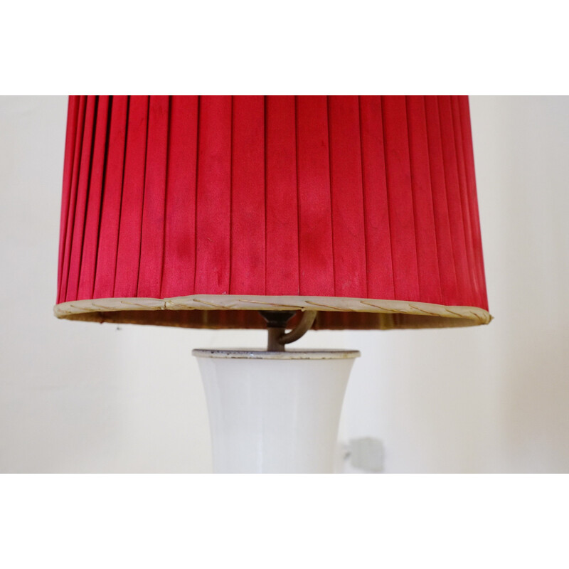Floor lamp in white ceramic and red shade - 1960s