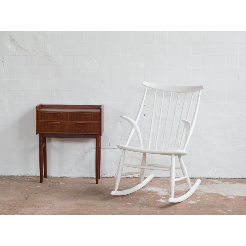 White rocking chair by Illum Wikkelsø for Niels Eilersen - 1950s