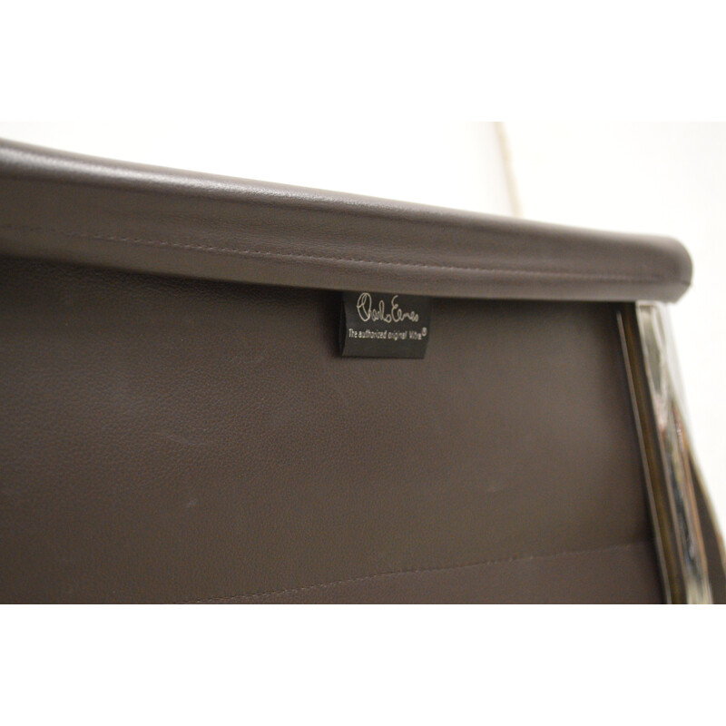 Chaise de bureau en cuir marron Soft Pad pour Vitra par Charles Eames - 2000