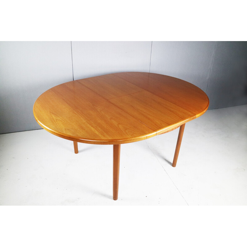 Vintage Expandable Dining Table by Mcintosh - 1970s