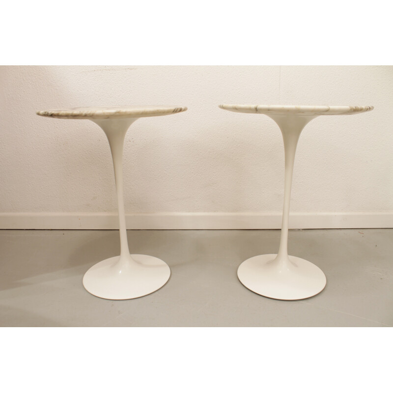A pair of marble pedestal table by Eero Saarinen for Knoll - 1965