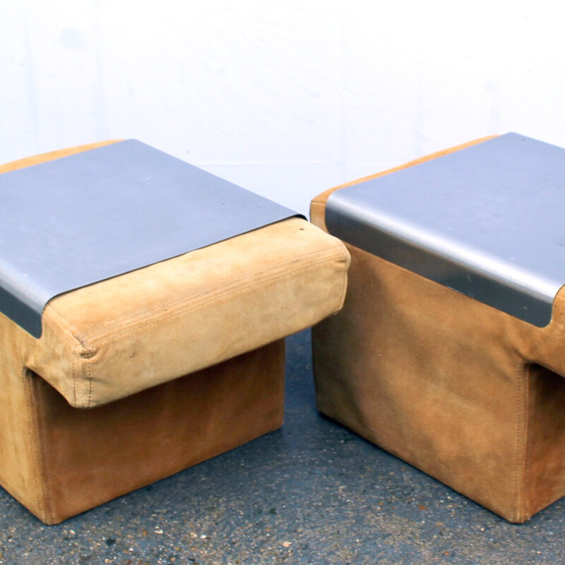 Coppia di terminali di divano in pelle scamosciata e acciaio inossidabile - 1970