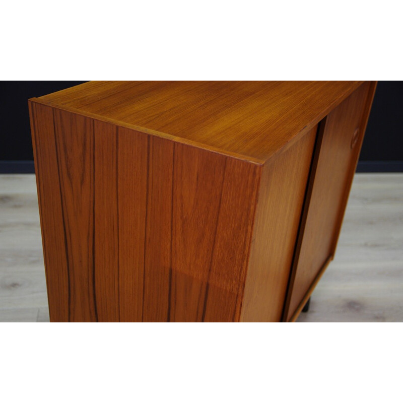 Cabinet danois en teck rétro classique par Johannes Andersen - 1970