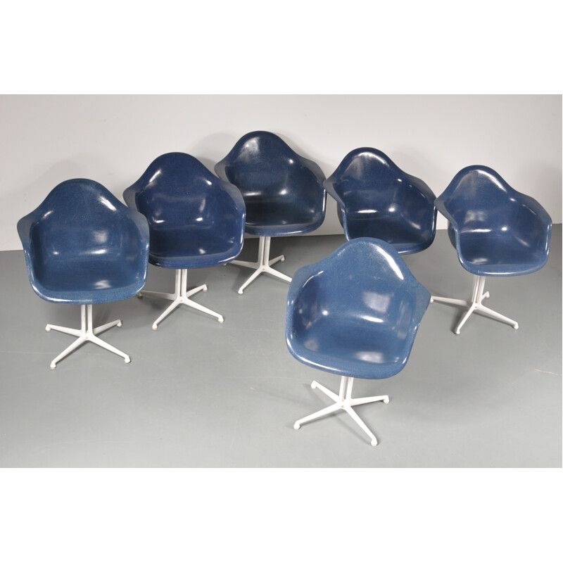 Blue Chairs Lafonda by Charles Eames, Charles & Ray EAMES - 1960s  