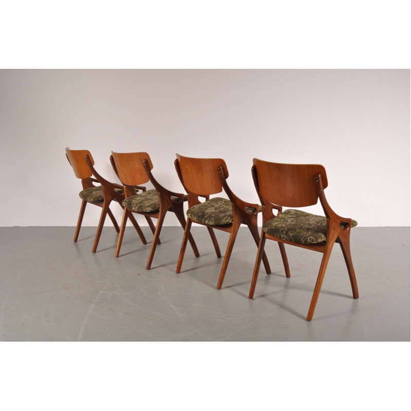 Suite de 4 chaises à repas scandinaves par Arne HOVMAND OLSON - 1950