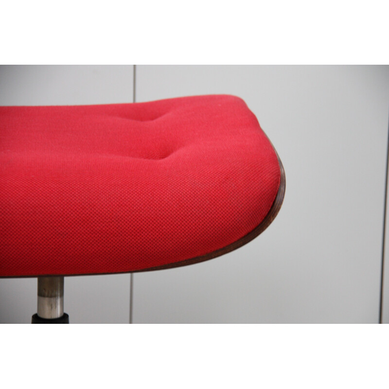 Vintage swivel ottoman of Giroflex in red wool, designed by Martin Stoll for Stoll Giroflex - 1970s