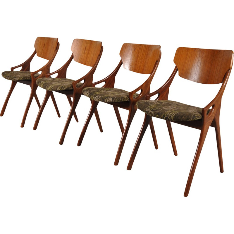 Suite de 4 chaises à repas scandinaves par Arne HOVMAND OLSON - 1950