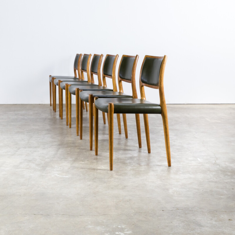 Suite de 6 chaises modèle 80 par Niels Otto Moller pour J.L. Møllers - 1960