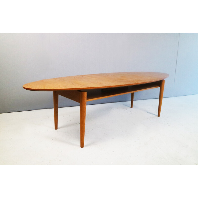 Vintage very long ellipse shaped coffee table - 1970s