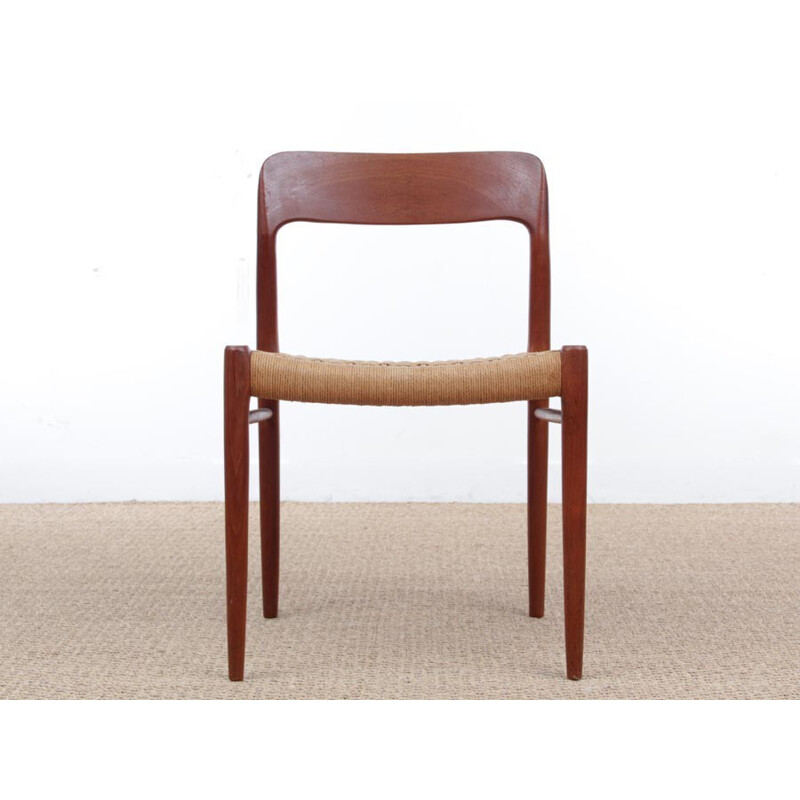 Suite de 6 chaises vintages scandinaves modèle 75 - 1960