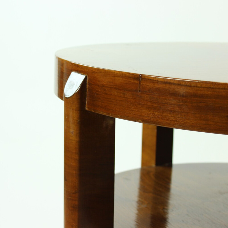 Round side table  in walnut veneer by Jindrich Halabala, Czechoslovakia - 1930s