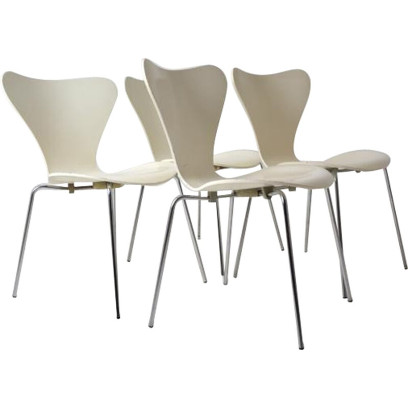 Suite de 4 chaises série 7 par Arne Jacobsen pour Friz Hansen - 1980