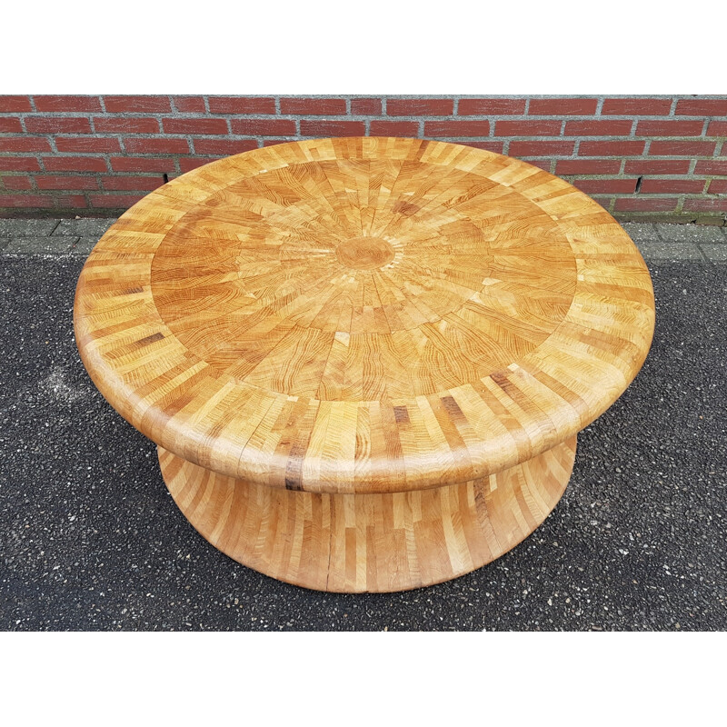 Table basse unique en forme de diabolo en bois massif - 1970