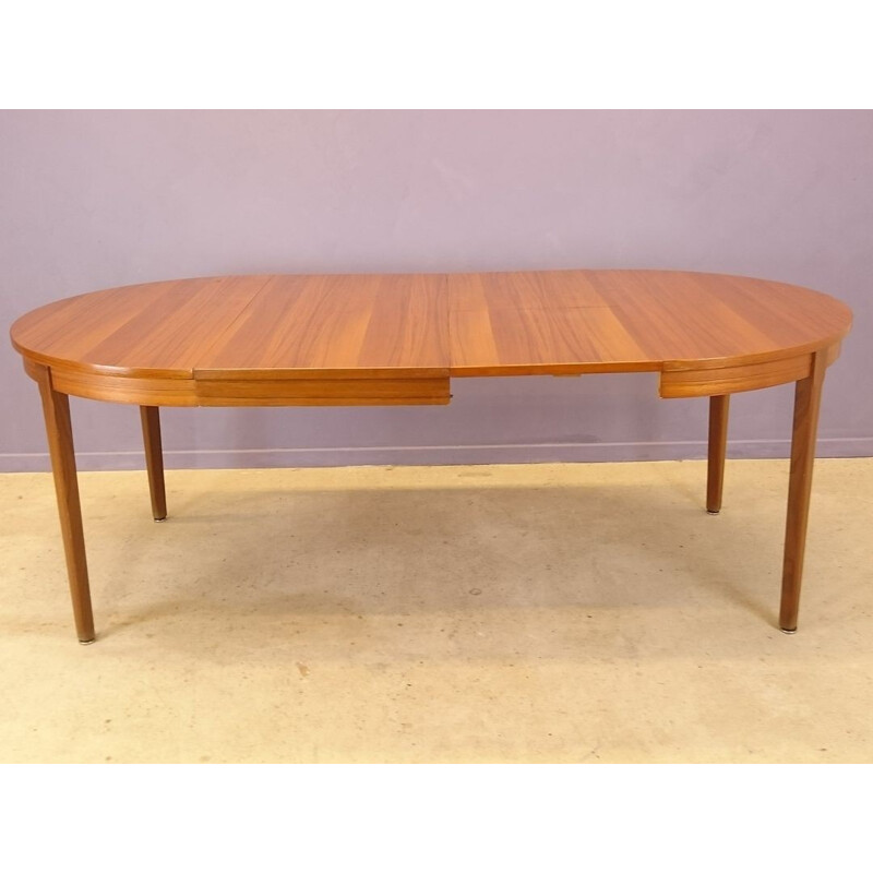 Extendable round Scandinavian table - 1950s