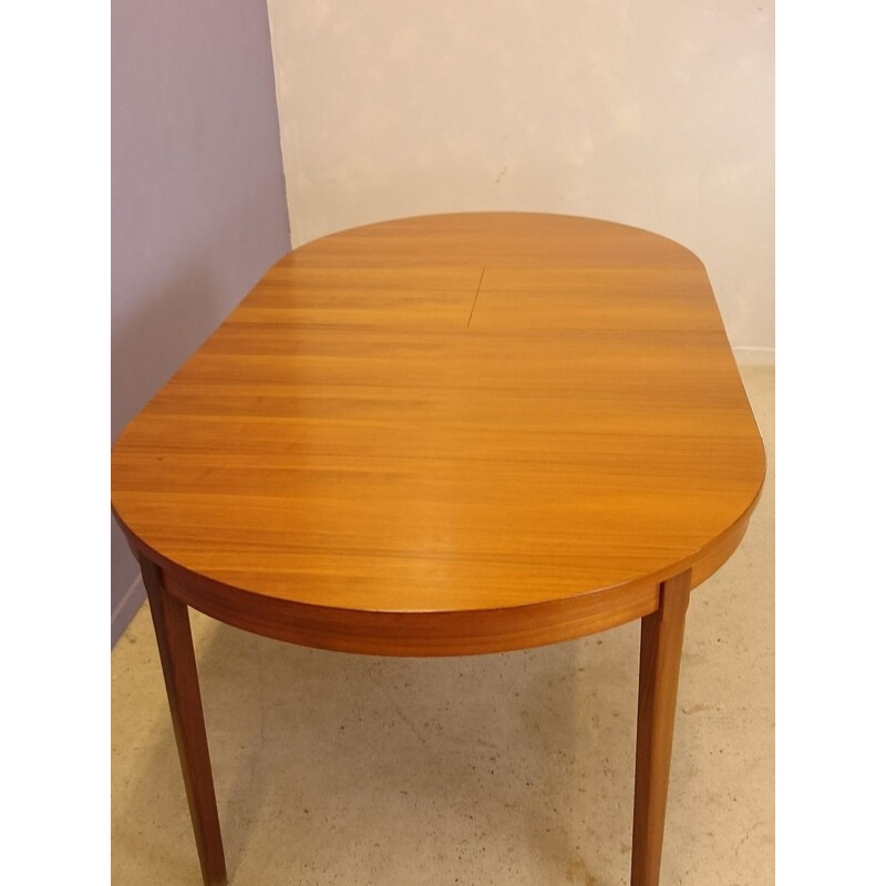 Extendable round Scandinavian table - 1950s