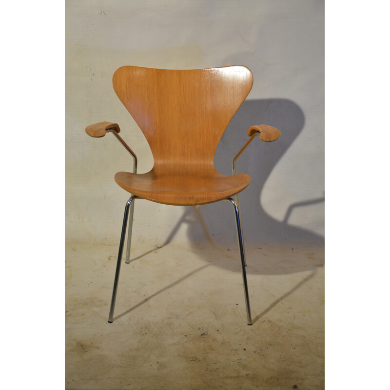 Chair with armrests "Série 7", Arne JACOBSEN - 1970s