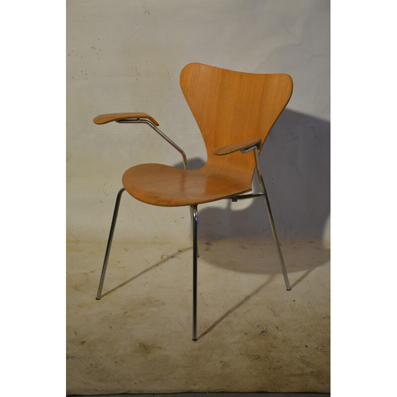 Chair with armrests "Série 7", Arne JACOBSEN - 1970s