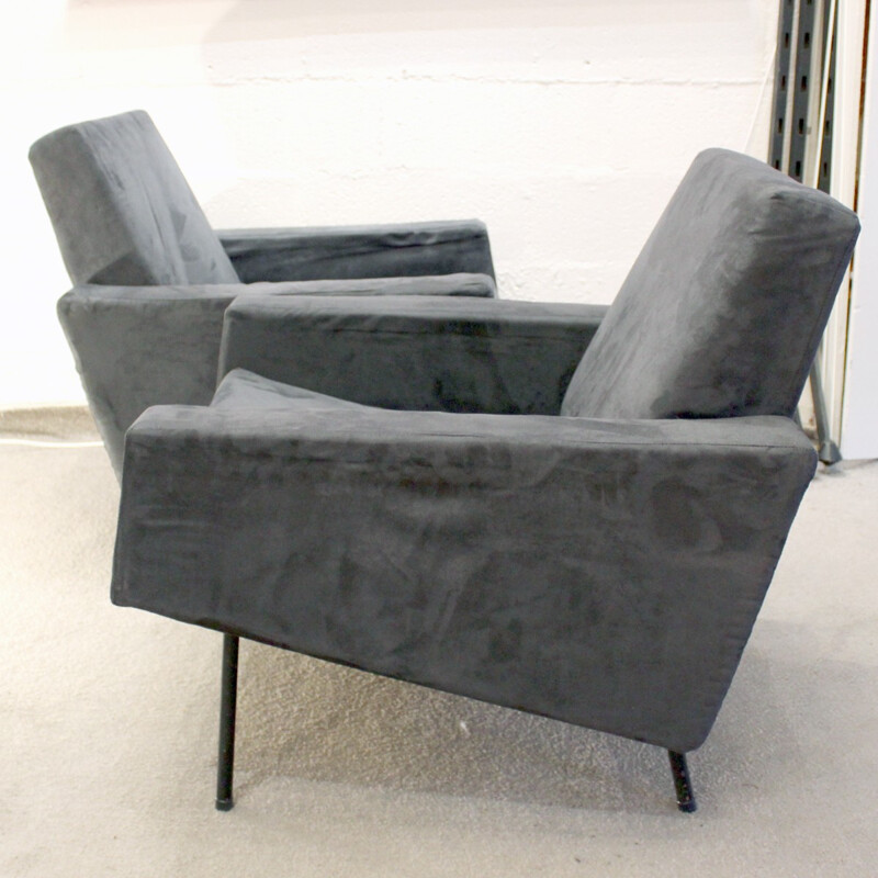 Pair of "G10" armchairs by Pierre Guariche for Airborne - 1950s