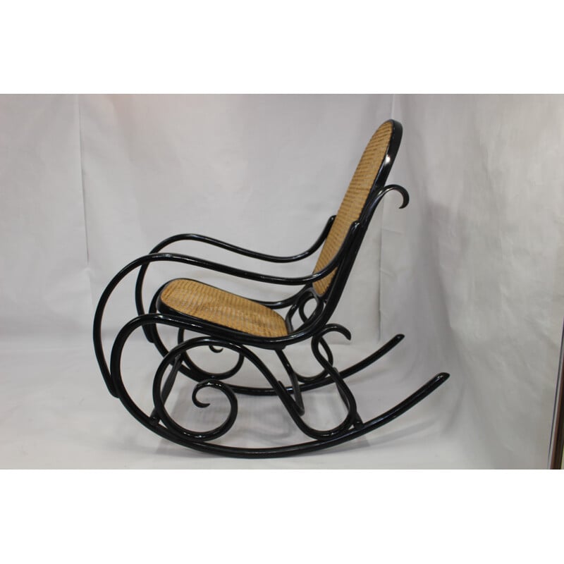 Fauteuil à bascule modèle N 10 de Thonet - 1930