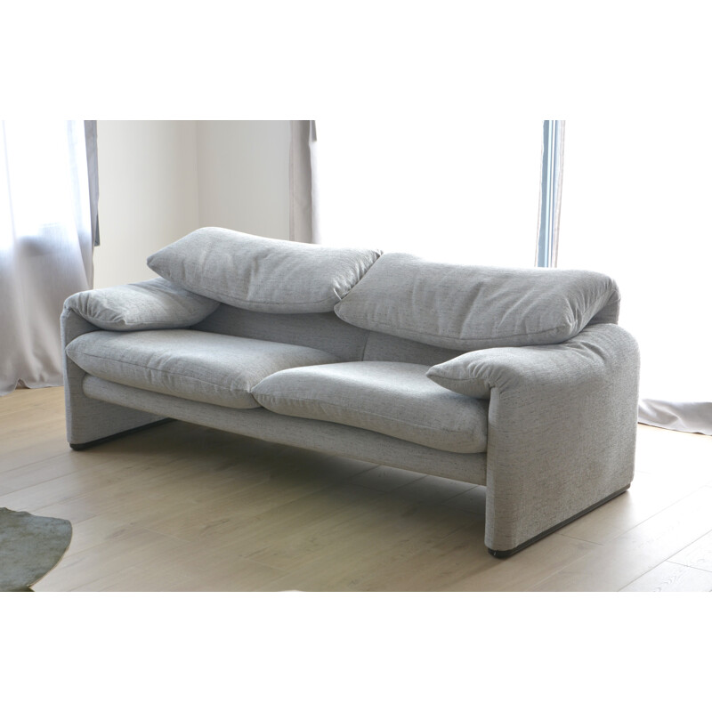 "Maralunga" sofa by Vico Magistretti for Cassina - 2000s