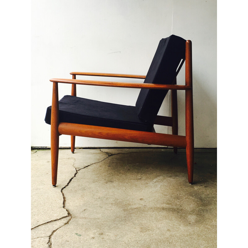 Scandinavian armchair by Grete Jalk - 1960s