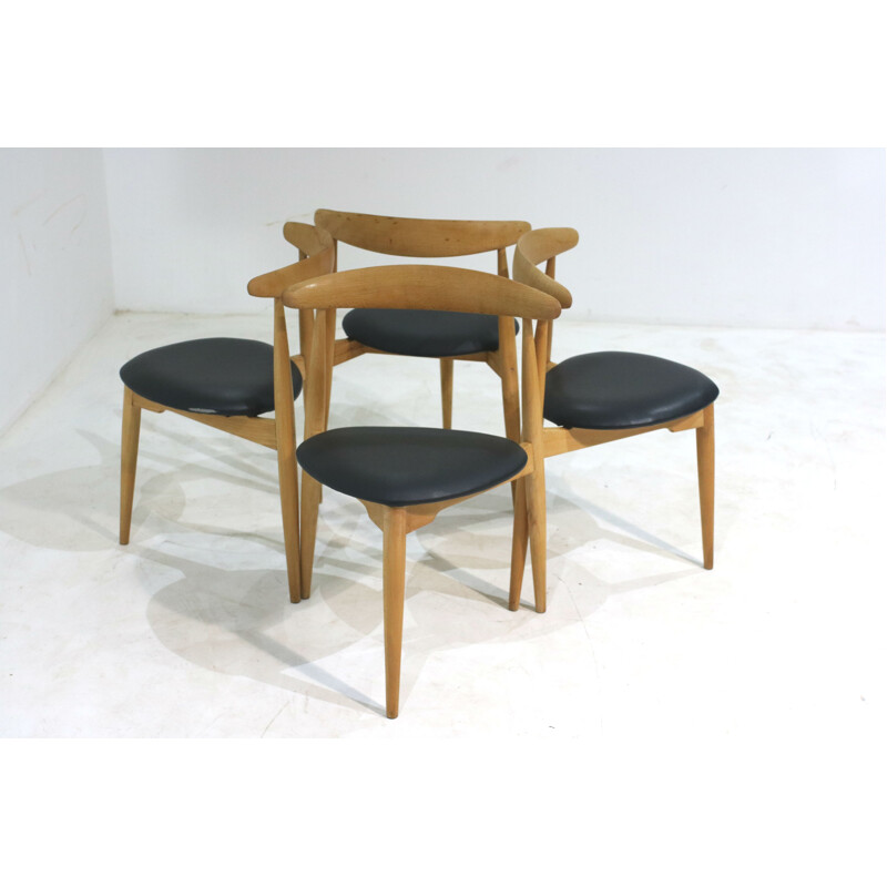 Set of 4 black dining chairs by Hans J. Wegner for Fritz Hansen - 1950s