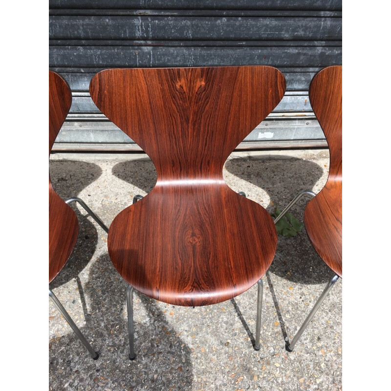 4 chaises série 7 en palissandre d'Arne Jacobsen - 1965