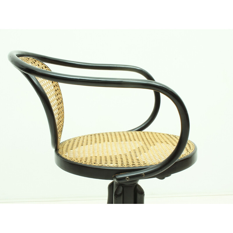 Polish Bentwood & Handwoven Rattan Swivel Chair, Model 5501 by Gebrüder Thonet for ZPM Radomsko - 1880s