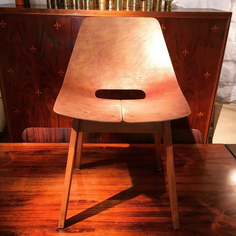Chaise "Tonneau" en bois par Pierre Guariche pour Steiner - 1960