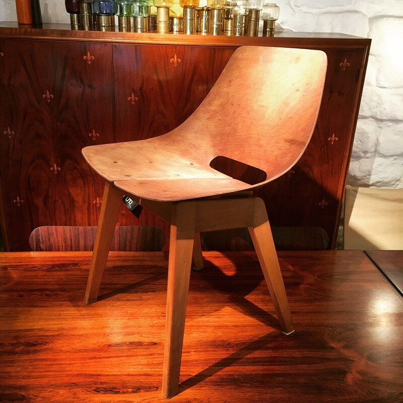 Chaise "Tonneau" en bois par Pierre Guariche pour Steiner - 1960