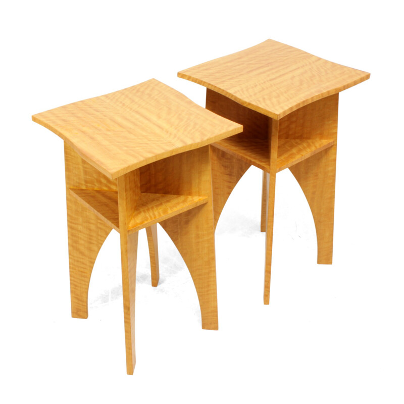 Paire de tables d'appoint en bois satiné - 1960