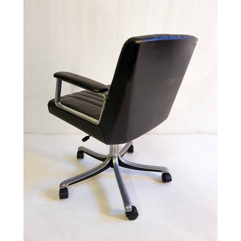 Vintage Desk armchair P126 by Osvaldo Borsani for Tecno - 1960s