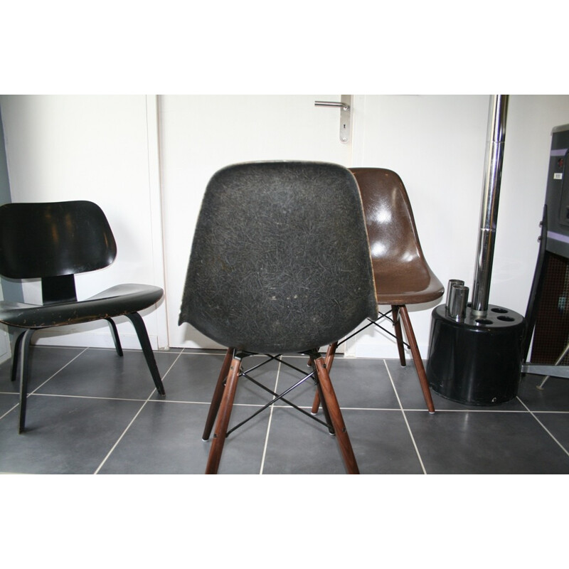 Black chair "DSW", Charles & Ray EAMES - 1970s