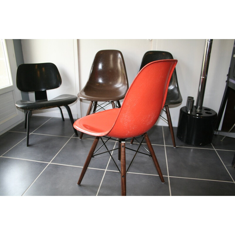 Orange chair "DSW", Charles & Ray EAMES - 1970s