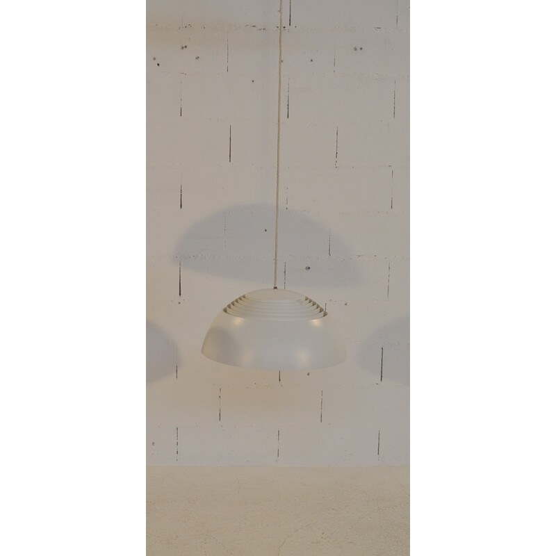Hanging lamp "AJ  Royal" in white lacquered metal - Arne JACOBSEN - 1970s