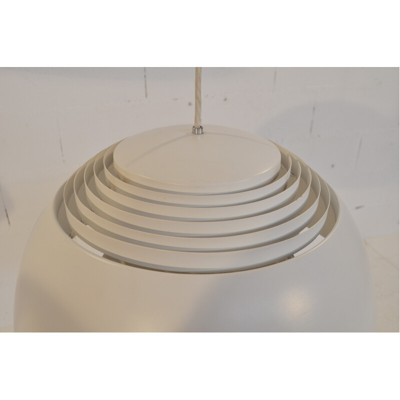 Hanging lamp "AJ  Royal" in white lacquered metal - Arne JACOBSEN - 1970s