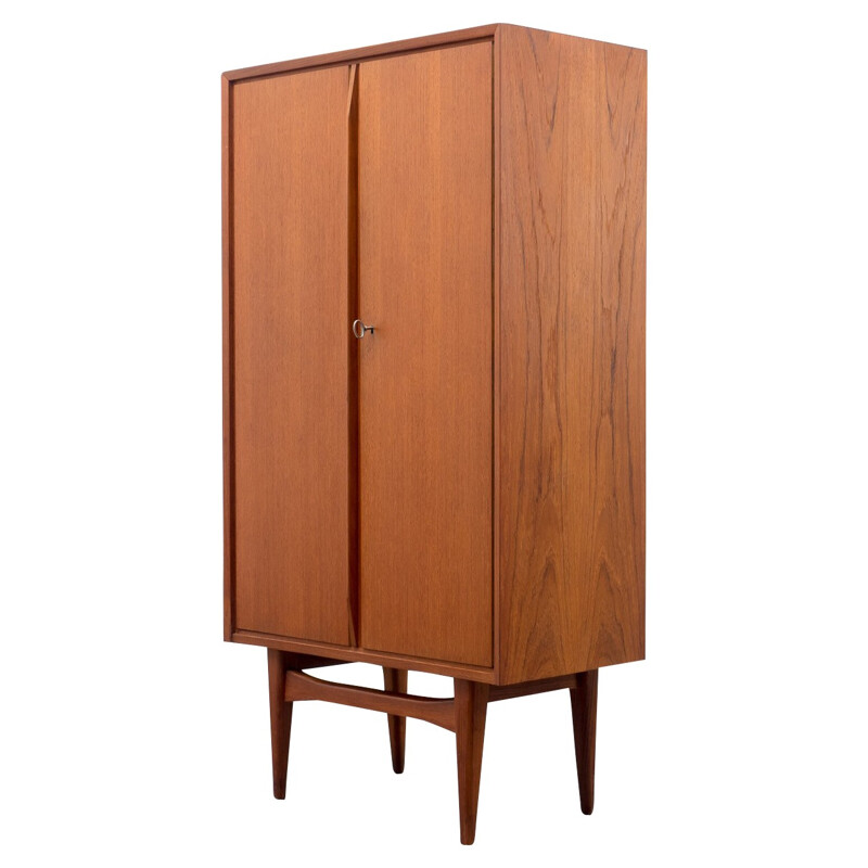 Scandinavian cabinet in teak with tapered legs - 1960s