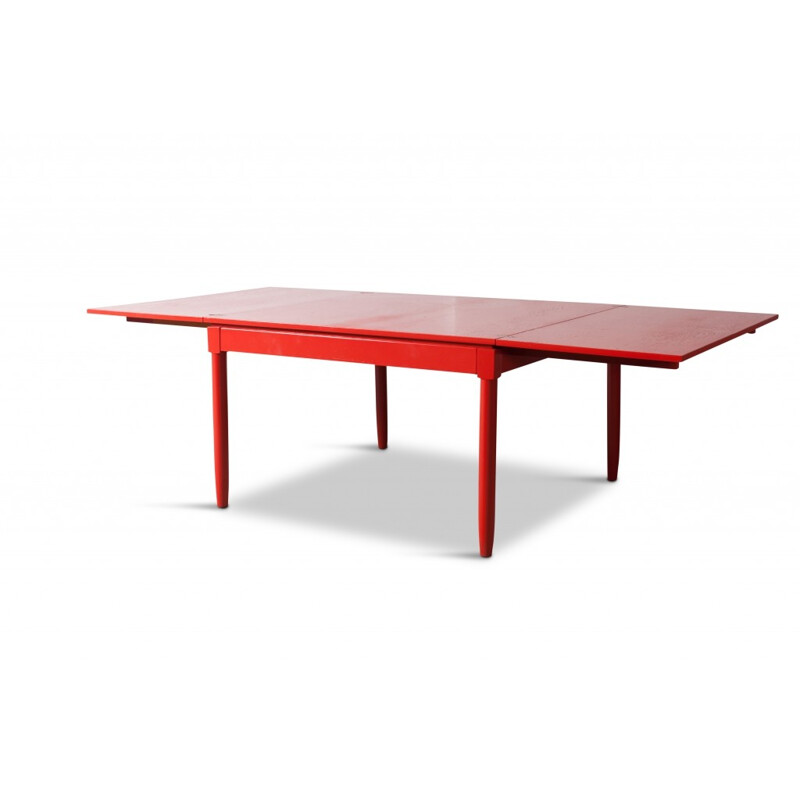 Red lacquered extendable dining table by Vico Magistretti for Cassina - 1960s